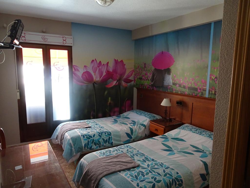 Hostal Gonzalez 구아다라마 외부 사진