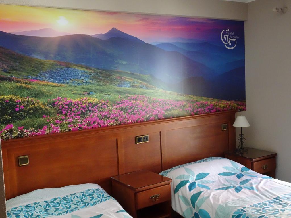 Hostal Gonzalez 구아다라마 외부 사진