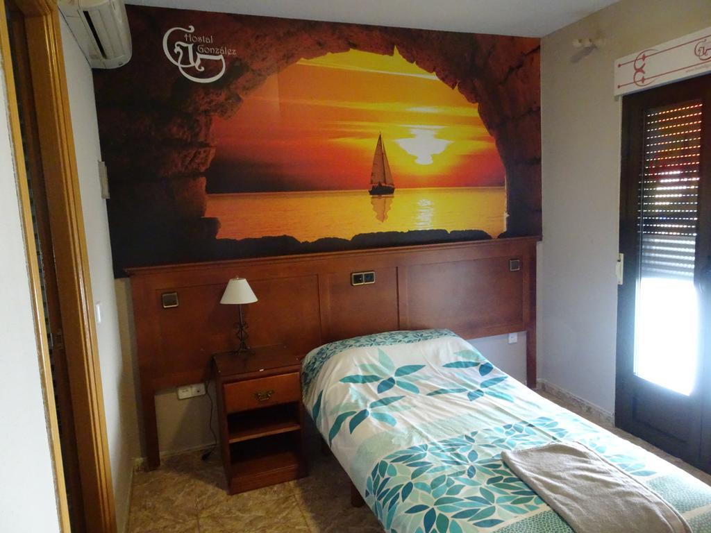 Hostal Gonzalez 구아다라마 외부 사진