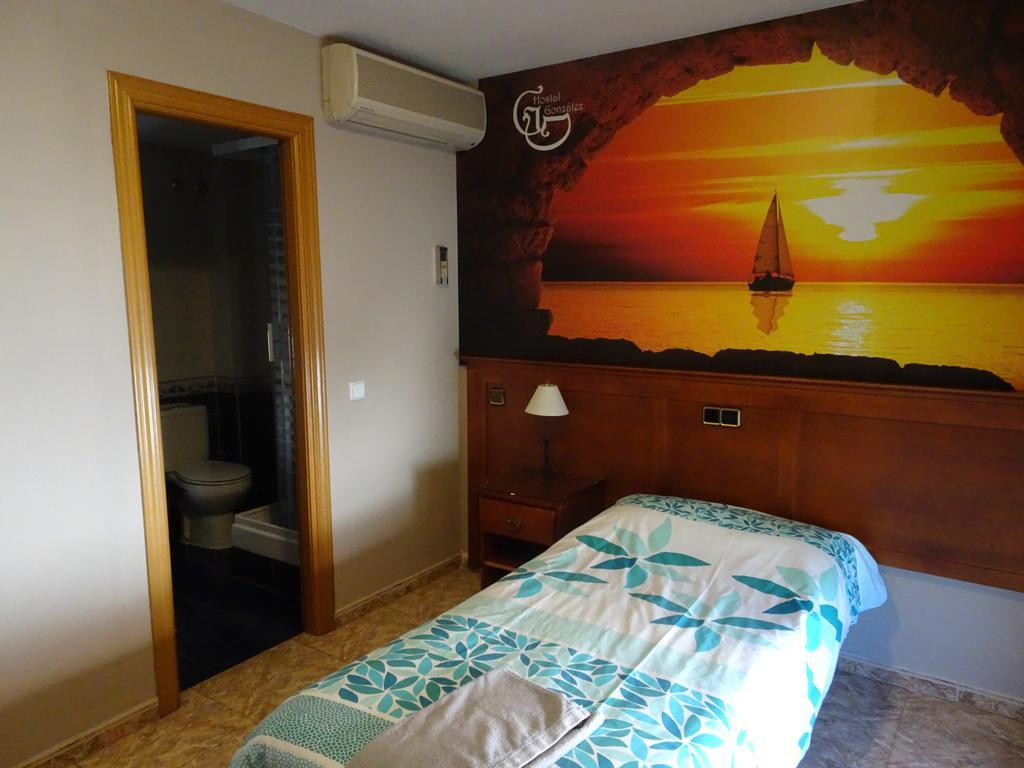 Hostal Gonzalez 구아다라마 외부 사진