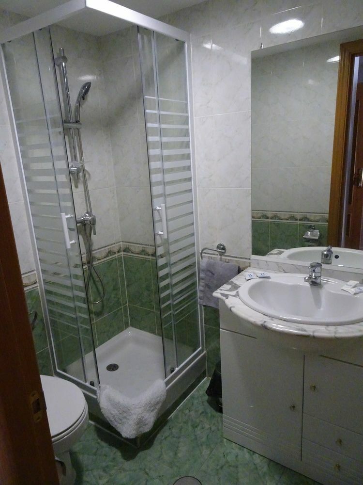 Hostal Gonzalez 구아다라마 외부 사진